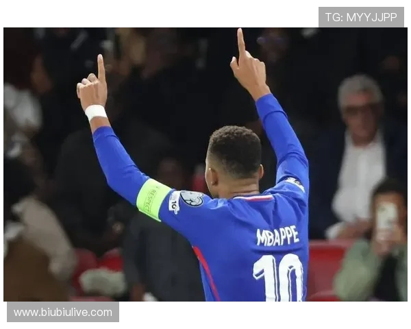 布安加盛赞昔日搭档：萨利巴当世第一中卫，姆巴佩乃锋线天花板